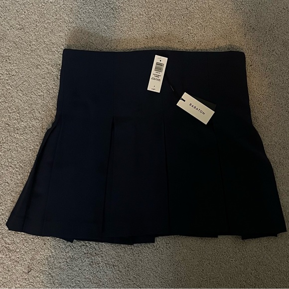 Babaton Hathaway Tennis Skirt - BNWT - Picture 1 of 2